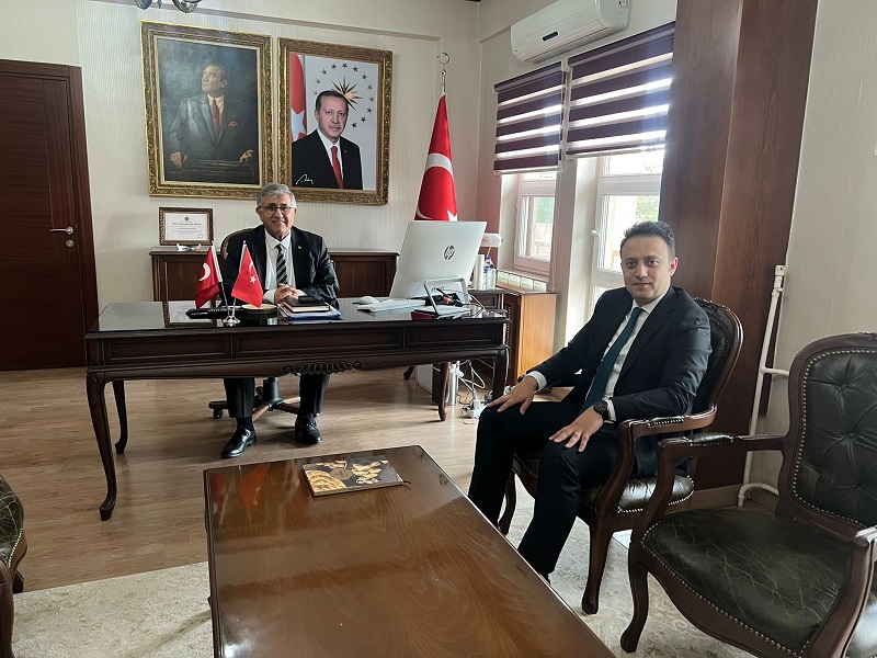 Kurşunlu Kaymakamı Sayın Erdem Karanfil Sayın Kaymakamımız Emir Osman Bulgurlu'yu Ziyaret Etti