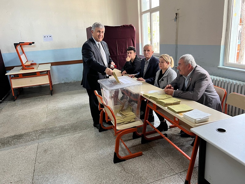 Sayın Kaymakamımız Emir Osman Bulgurlu Anadolu Lisesinde Oyunu Kullandı