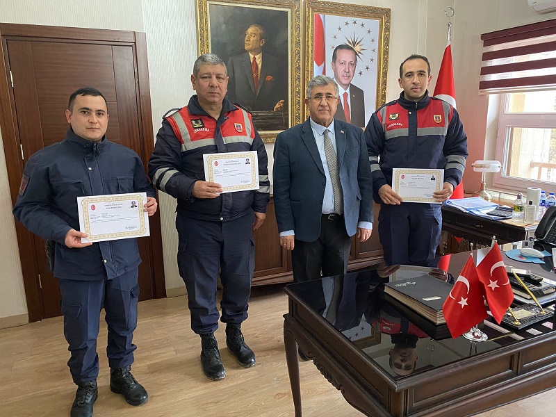 Sayın Kaymakamımız Emir Osman Bulgurlu İlçe Jandarma Komutanlığı Personellerini Başarı Belgesi İle Ödüllendirdi