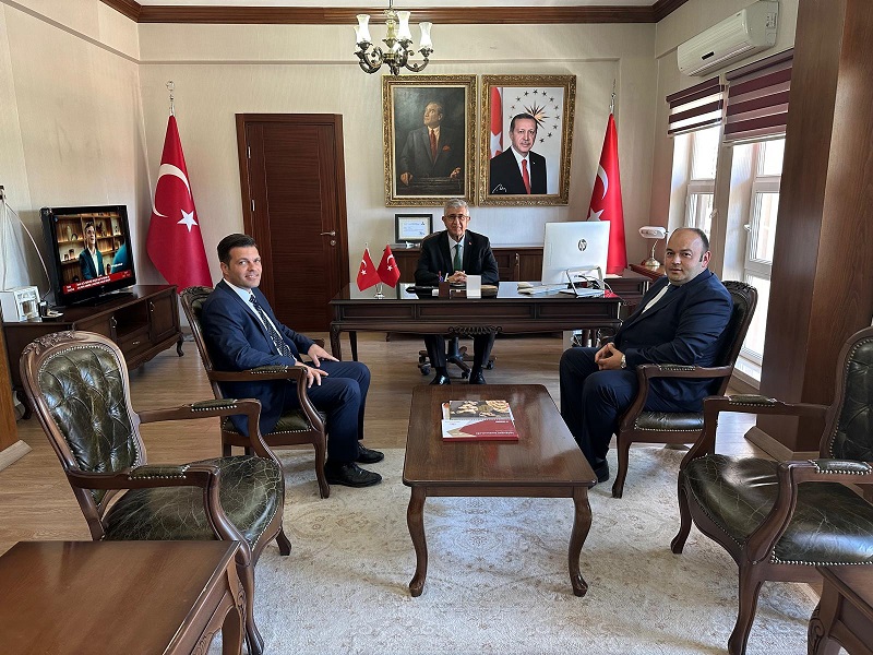 Kargaz İl Müdürü Hasan Demir ve İl Müdür Yardımcısı Rıdvan Aydın Sayın Kaymakamımız Emir Osman Bulgurlu'yu Ziyaret Etti