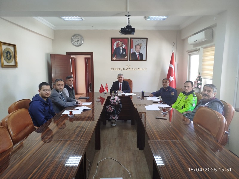 Sayın Kaymakamımız Emir Osman Bulgurlu Başkanlığında Mevsimlik Tarım İşçileri İzleme Kurulu Toplantısı Yapıldı