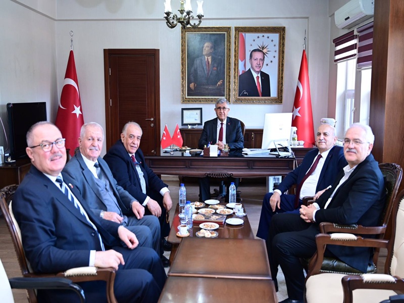 OSTİM Yönetim Kurulu Başkanı Orhan Aydın ve Beraberindeki Heyet, Sayın Kaymakamımız Emir Osman Bulgurlu'yu Ziyaret Etti